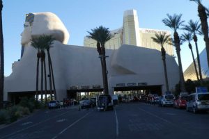 Parking voiture Luxor Hotel Las Vegas